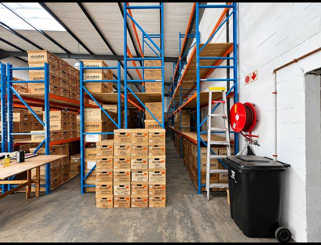 423M² INDUSTRIAL YARD TO LET IN STIKLAND INDUSTRIAL